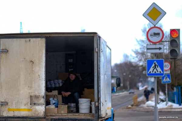 Пятьсот? Пятьсот рублей — это хорошо. Знаете, как мы бы на них жили! Пятьсот? Пятьсот рублей — это хорошо. Знаете, как мы бы на них жили!31