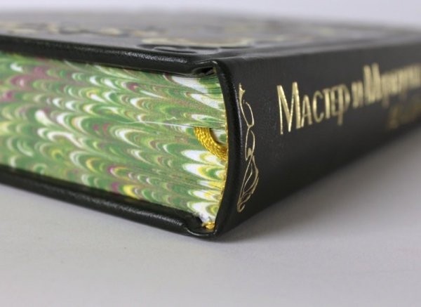 Роман "Мастер и Маргарита" признали несущим угрозу Украине Роман