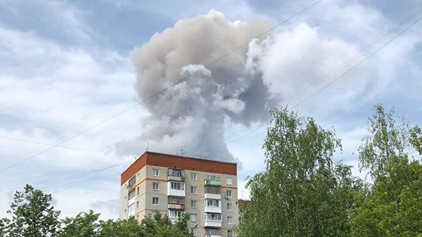 Из-за взрывов на заводе в Дзержинске повреждены 70 детсадов и 31 школа Из-за взрывов на заводе в Дзержинске повреждены 70 детсадов и 31 школа0