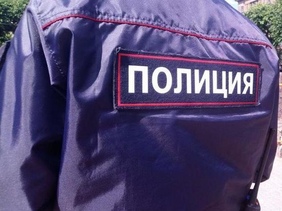 Задержанных на митинге в Петербурге журналистов отпустили Задержанных на митинге в Петербурге журналистов отпустили