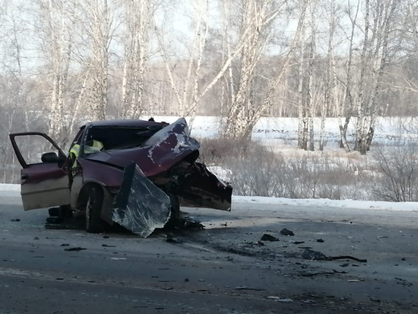 Выяснились трагичные подробности жесткой аварии под Омском с разорванной машиной Выяснились трагичные подробности жесткой аварии под Омском с разорванной машиной 1