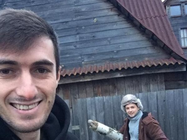 Тиктокер из Ростовской области установил мировой рекорд, прыгнув сальто через 11 человек Тиктокер из Ростовской области установил мировой рекорд, прыгнув сальто через 11 человек2