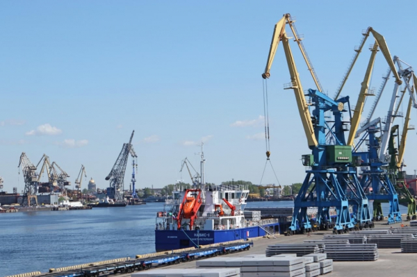 Вопреки пандемии: в петербургском порту появились вакансии Вопреки пандемии: в петербургском порту появились вакансии1