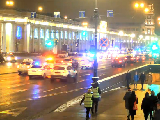 Ситуацию возле Гостиного двора можно видеть в реальном времени Ситуацию возле Гостиного двора можно видеть в реальном времени