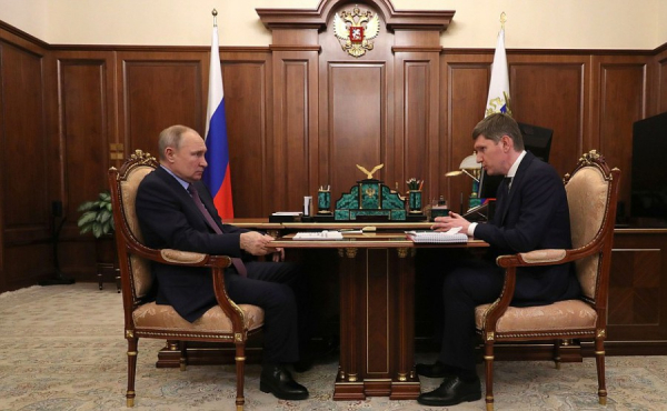 Владимир Путин поручил Минэкономразвитию проработать меры по поддержки самозанятых0