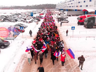 В Екатеринбурге власти объяснили законность проведения флешмоба в поддержку Путина во время пандемии Флешмоб сотрудников интернет-магазина "Сима-ленд"