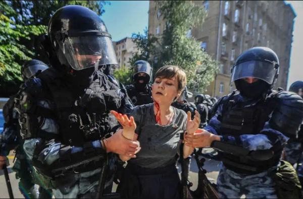 Действия власти по пресечению протестных митингов бьют по рейтингу Путина — политолог Действия власти по пресечению протестных митингов бьют по рейтингу Путина — политолог0