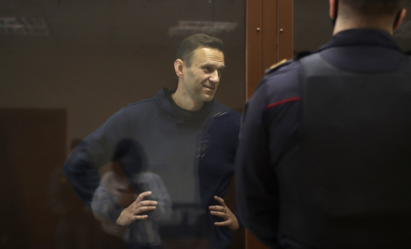 «Митька-переросток выводил соловьиные трели…» «Митька-переросток выводил соловьиные трели…»0