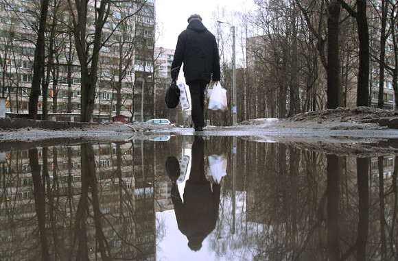 Россия беднеет особым путем Россия беднеет особым путем0