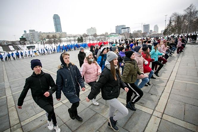 Массовые мероприятия проходят вопреки мерам против COVID Массовые мероприятия проходят вопреки мерам против COVID4
