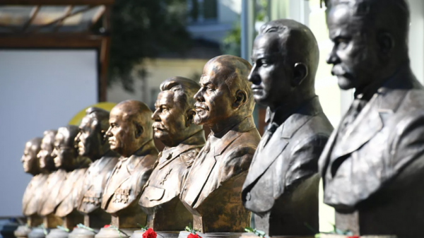 Помощник Церетели прокомментировал перенос «Аллеи правителей России» из Москвы в Пензу Помощник Церетели прокомментировал перенос «Аллеи правителей России» из Москвы в Пензу