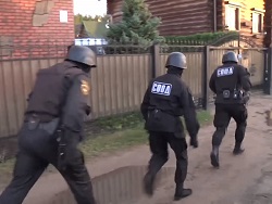 В Мытищах мужчина забаррикадировался в доме и открыл огонь по силовикам В Мытищах мужчина забаррикадировался в доме и открыл огонь по силовикам