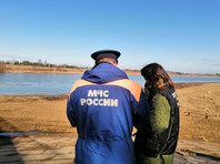 В Новгороде нашли "явные следы разлива нефтепродуктов" в реку Волхов В реке Волхов в районе в районе населенного пункта Слутка недалеко от Новгорода в пятницу обнаружили "явные следы разлива нефтепродуктов"