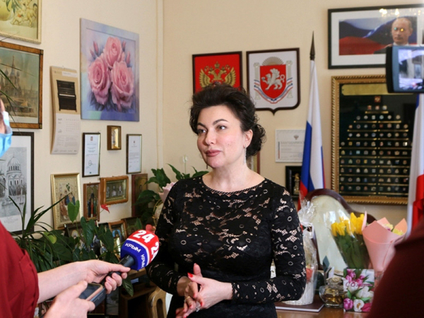 Министр культуры Крыма выругалась матом во время совещания в прямом эфире Арина Новосельская