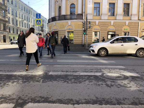 Денег нет, но нанесите: разметке на петербургских дорогах урезали бюджет Денег нет, но нанесите: разметке на петербургских дорогах урезали бюджет4