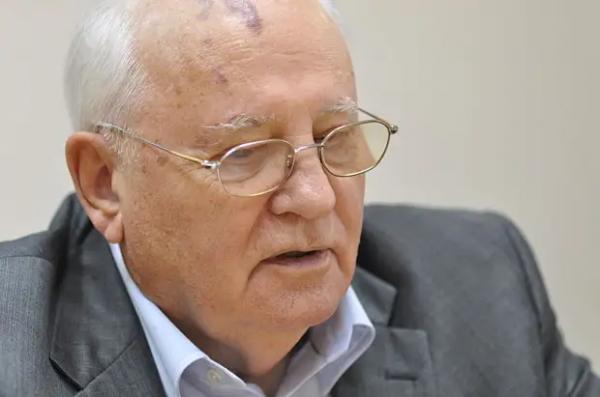 Завтра, 2 марта, Михаилу Горбачеву исполняется 90 лет. Что бы вы хотели ему пожелать? Завтра, 2 марта, Михаилу Горбачеву исполняется 90 лет. Что бы вы хотели ему пожелать?1