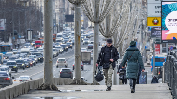 «Жёлтый» уровень опасности объявлен в Москве и области из-за гололедицы «Жёлтый» уровень опасности объявлен в Москве и области из-за гололедицы