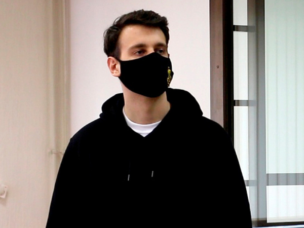 Суд разрешил редакторам Doxa выходить из дома не на минуту, а на два часа Владимир Метелкин