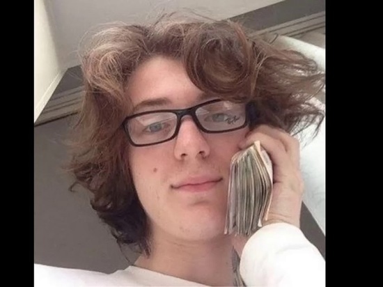 Петербургский рэпер Yung Trappa попал в ДТП на каршеринге Петербургский рэпер Yung Trappa попал в ДТП на каршеринге