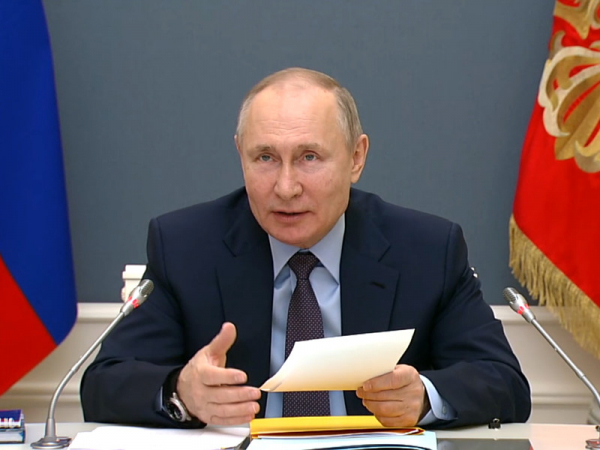 Путин заявил о получении второй прививки от коронавируса Президент России Владимир Путин привился вторым компонентом вакцины от коронавируса. Об этом он сообщил во время заседания попечительского совета Русского географического общества