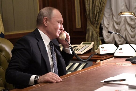 Путин позвонил заболевшему COVID-19 президенту Аргентины Путин позвонил заболевшему COVID-19 президенту Аргентины