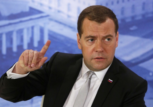 Медведев призвал экономить на науке из-за "весьма сложной ситуации" Медведев призвал экономить на науке из-за