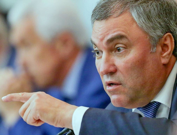 Мем «Денег нет, но вы держитесь» может уступить место фразе «Все закончится» Мем «Денег нет, но вы держитесь» может уступить место фразе «Все закончится»0