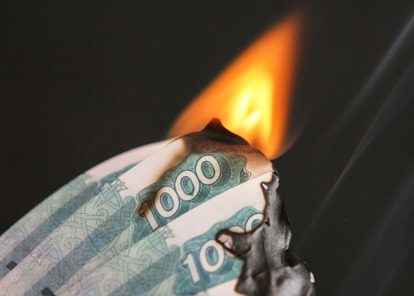 Россияне в "инфляционном шоке": ждут роста цен и отказываются сберегать Россияне в