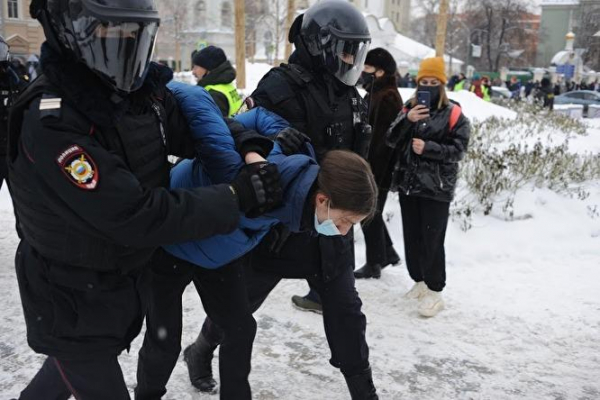 "Слава богу, у нас в стране люди могут выходить на митинги"