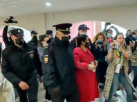В Великом Новгороде полиция сорвала Земский съезд независимых муниципальных депутатов. Задержана Юлия Галямина Соорганизатор съезда, бывший московский муниципальный депутат Юлия Галямина попыталась продолжить выступление и была задержана без объяснения причины. Об этом сама Галямина сообщила в Telegram