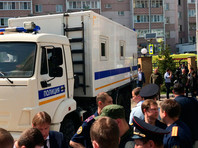 В Мурманске после стрельбы в Казани попытались составить список "подозрительных учеников" Утром 11 мая 19-летний студент колледжа Ильназ Галявиев устроил стрельбу в казанской гимназии N175.В результате нее погибли 7 учеников восьмого класса: четверо мальчиков и три девочки, а также учительница и еще одна работница школы