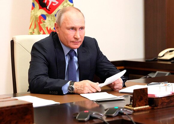 Путин присвоил звание "Город трудовой доблести" 12 российским городам Путин присвоил звание "Город трудовой доблести" 12 российским городам