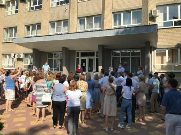 Глава администрации Азова Владимир Ращупкин пойдет под суд Глава администрации Азова Владимир Ращупкин пойдет под суд1