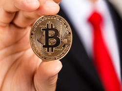 Биткоин потерял почти треть стоимости Биткоин потерял почти треть стоимости0