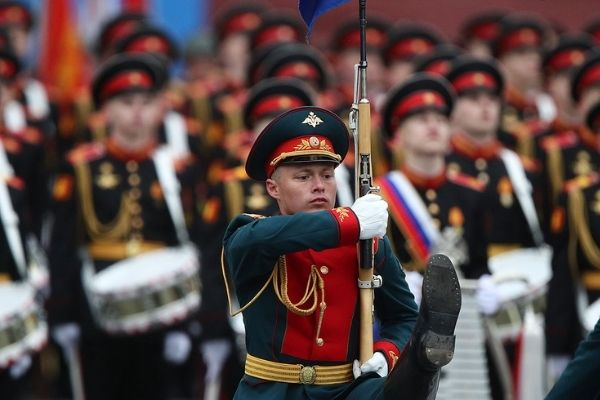 Через неделю после парада вирусолог заявил о начале третьей волны в Москве Через неделю после парада вирусолог заявил о начале третьей волны в Москве0