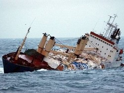 У побережья Японии столкнулись два грузовых судна У побережья Японии столкнулись два грузовых судна