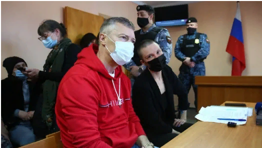 Не понимаю, как можно человеку в своей стране запретить ходить по улицам Не понимаю, как можно человеку в своей стране запретить ходить по улицам1