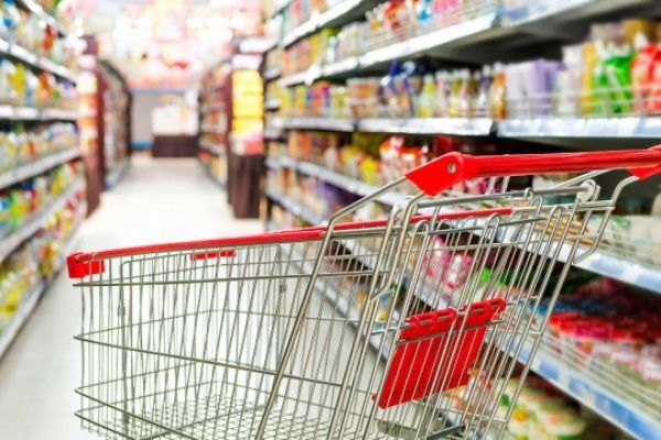 Сети просят поставщиков не повышать цены на базовые продукты Сети просят поставщиков не повышать цены на базовые продукты0