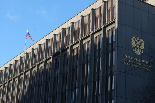В Совфеде предлагают проверять расходы россиян В Совфеде предлагают проверять расходы россиян