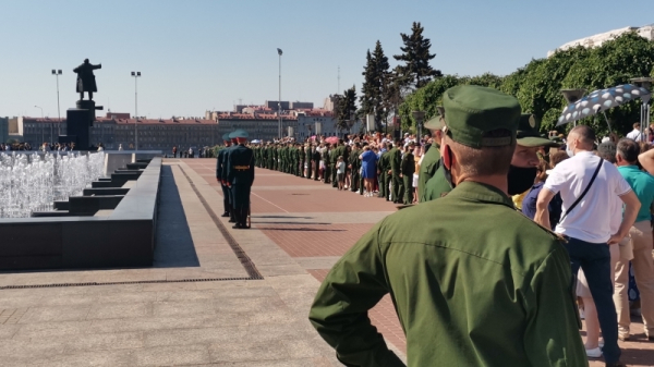 Как прошел торжественный выпускной в Михайловской военной артиллерийской академии Как прошел торжественный выпускной в Михайловской военной артиллерийской академии5