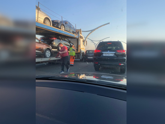 Ищущие деньги на ЗСД пассажиры авто спровоцировали массовую аварию Ищущие деньги на ЗСД пассажиры авто спровоцировали массовую аварию
