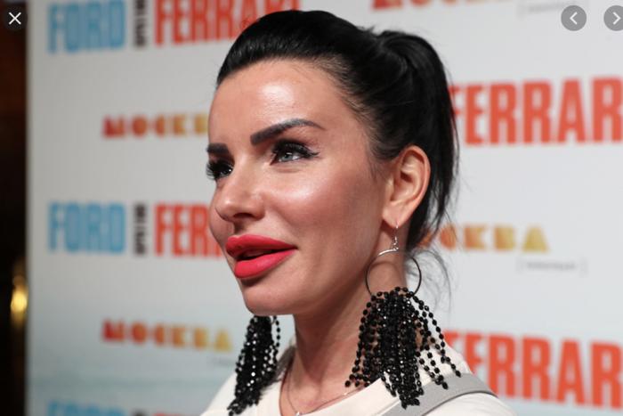 Что она с собой наделала? Что она с собой наделала?3
