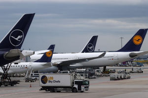 KLM и Lufthansa приостановят полеты над Белоруссией KLM и Lufthansa приостановят полеты над Белоруссией0