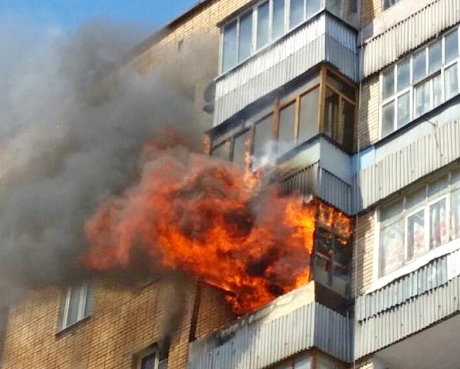 Два человека сгорели при пожаре в московской пятиэтажке Два человека сгорели при пожаре в московской пятиэтажке