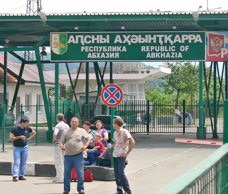 Двое россиян получили ранения в Абхазии в результате стрельбы Двое россиян получили ранения в Абхазии в результате стрельбы