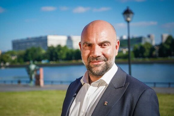 Баженов оценил упрощение процедуры получения статуса предпенсионера для москвичей Баженов оценил упрощение процедуры получения статуса предпенсионера для москвичей