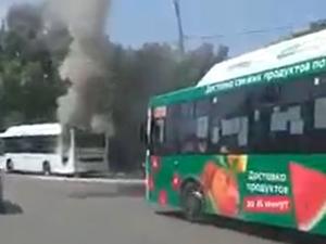 Водитель загоревшегося на площади Гагарина ростовского автобуса рассказал о ЧП Водитель загоревшегося на площади Гагарина ростовского автобуса рассказал о ЧП0