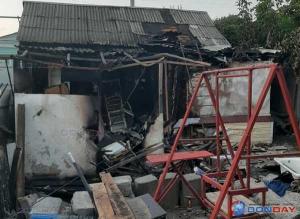 В Шахтах после пожара многодетная семья осталась без крыши над головой В Шахтах после пожара многодетная семья осталась без крыши над головой0