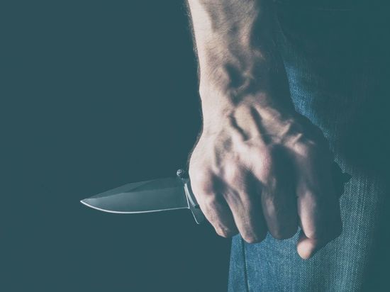 Петербуржец пырнул прохожего ножом, но не смог скрыться от полиции Петербуржец пырнул прохожего ножом, но не смог скрыться от полиции
