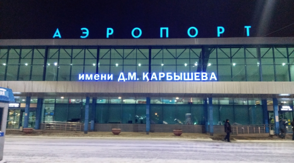В омском аэропорту объяснили высокие цены на напитки, продукты и сувениры Общество0